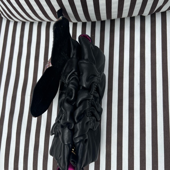 RARE Henri Bendel Orchid Black Leather Clutch - Picture 9 of 12